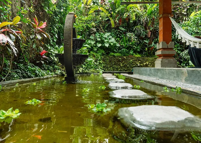 Barong Retreat With Hammock Terrace, Garden & Koi Pond