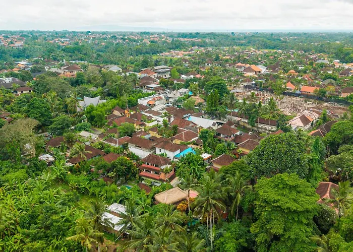 Barong Retreat With Hammock Terrace, Garden & Koi Pond *