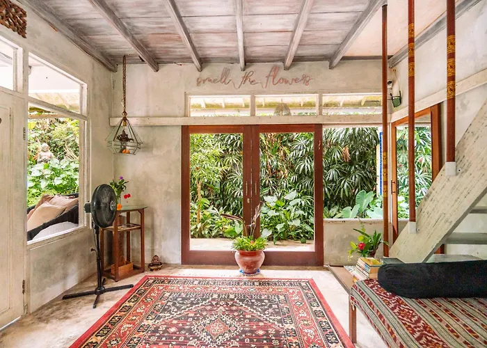 Barong Retreat With Hammock Terrace, Garden & Koi Pond Ubud