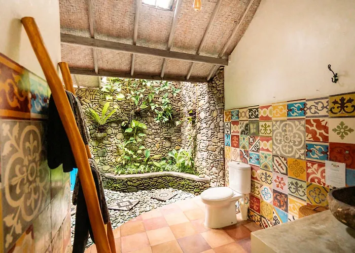 Barong Retreat With Hammock Terrace, Garden & Koi Pond
